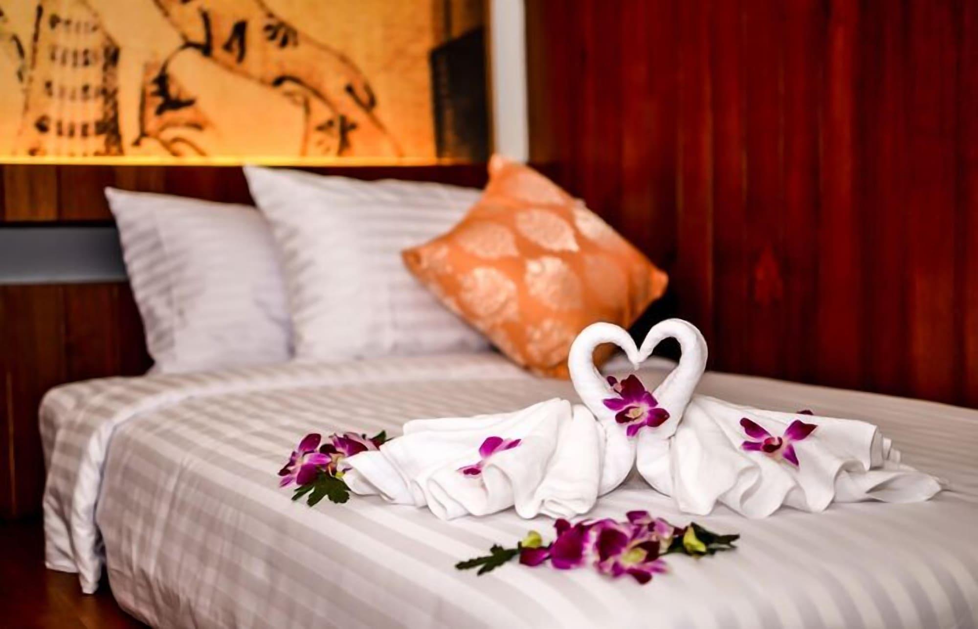 Lap Roi Karon Beachfront By Shanaya Luaran gambar