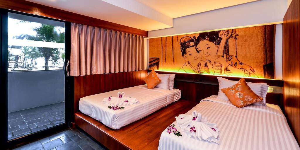 Lap Roi Karon Beachfront By Shanaya Bilik gambar